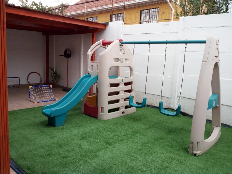Patio de juegos exterior de Happy Time